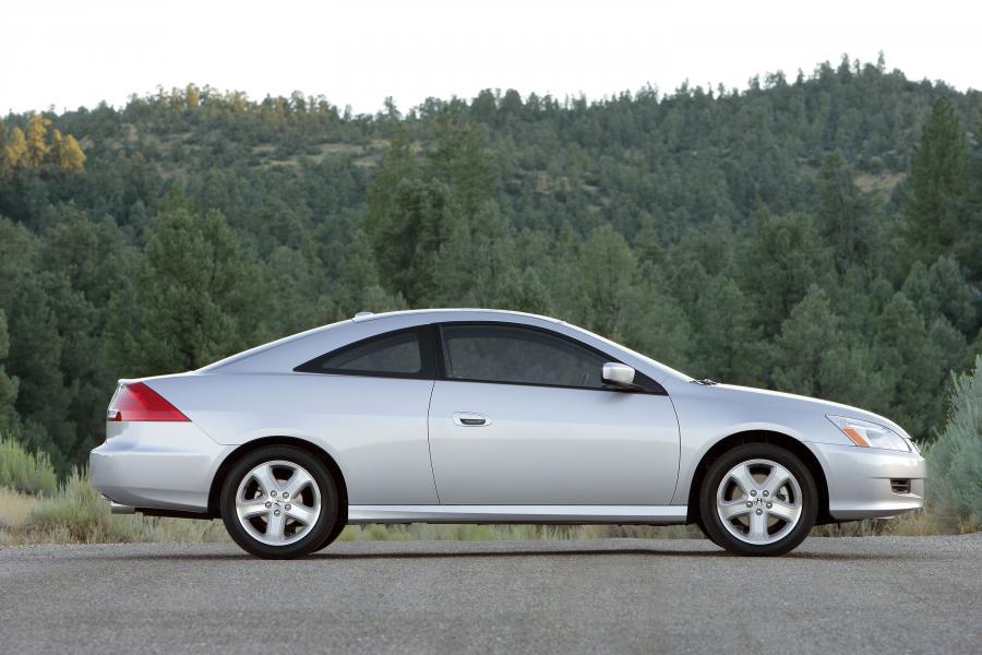  Honda Accord Coupe 2006 года  (US) (фото 15 из 18)